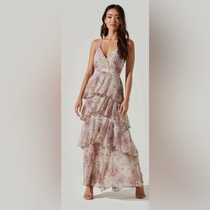 Astr size M floral tiered maxi dress